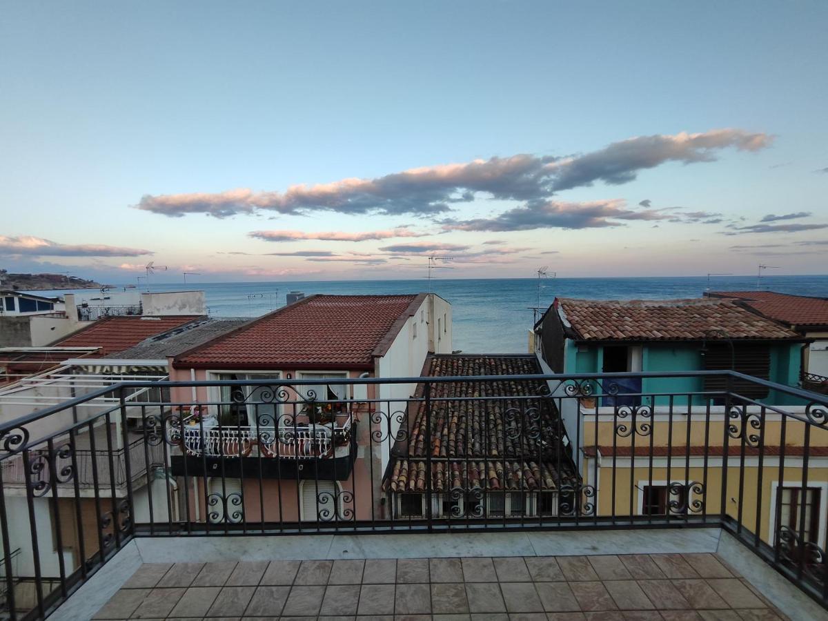 Sicily Travel Apartment'S 4 Giardini Naxos Exterior photo